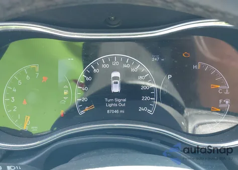 2018 Jeep Grand Cherokee Altitude 4X4 z USA, uszkodzony, nr VIN 1C4RJFAG9JC286319